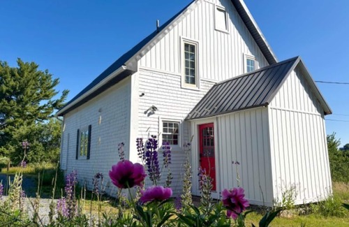 Mahone Bay House | Knotting Hill - A Hidden Gem Retreat in Mahone Bay