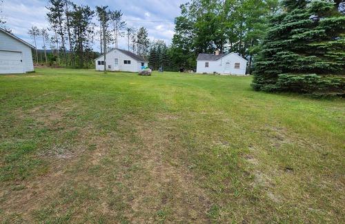 Vanderbilt Cabin | Knotty Pine Cabin: 2 bdrm 1 bath, New Sealy Queen mattresses, <1mi. thumb lake.