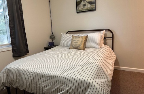Chiniak Bed & Breakfast | Kodiak Fishing-Hunting Lodge offers wilderness within driving distance to city