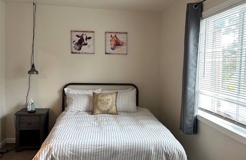 Chiniak Bed & Breakfast | Kodiak Fishing-Hunting Lodge offers wilderness within driving distance to city