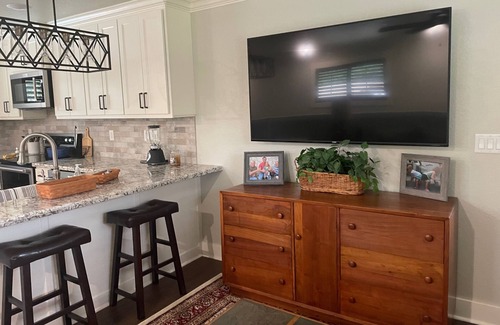 Caldwell Apartment | Kolache Capital, Aggie Retreat only 25 minutes to Aggieland in downtown Caldwell