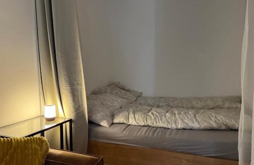 Oberdobling Apartment | Kompaktes Zentrales Studio mit Parkplatz