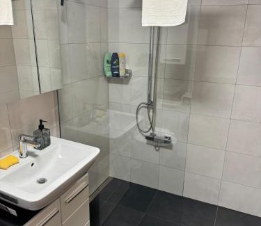 Badenstedt Apartment | Komplett neu renovierte Wohnung!