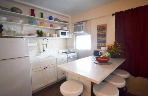 Waikiki Apartment | Kon Tiki 234 Renovated King Studio