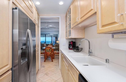 Kailua-Kona Condo | Kona Bali Kai 411, Oceanfront, Two bathroom