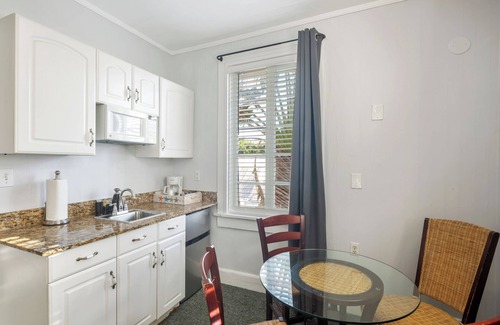 Uptown - Upper Duval House | Kona Kai Oasis