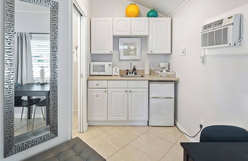 Uptown - Upper Duval House | Kona Kai Oasis