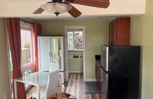 Historic Kailua Village Apartment | "Kona Nook", Enjoy a Relaxing Cozy Retreat.