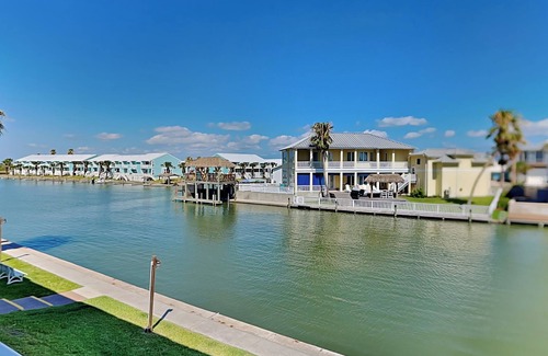 Rockport Condo | Kontiki Beach Resort #221 | Bay Views + Access to Pool!