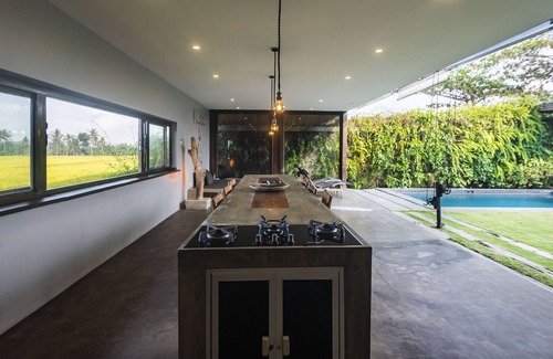 Kediri Villa | Kontiki Villa - Joshua District