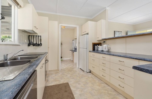 Woorim House | Kooringal Cottage - Home By The Sea