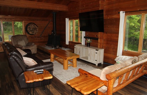 Crane Lake Cabin | Kozy Rustic Knot with water access to Crane Lake
