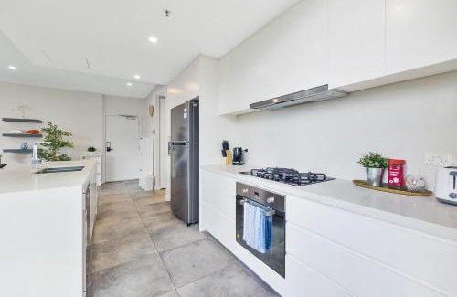 Mascot Apartment | KozyGuru | Mascot | 2 Bed APT + Free Parking