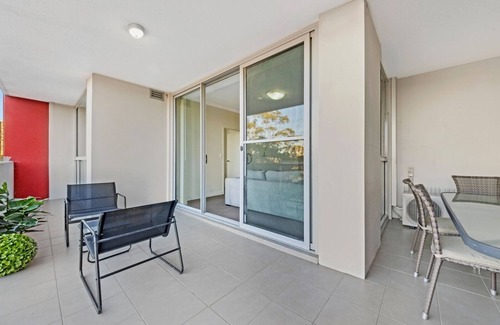 Westmead Apartment | KozyGuru | Westmead | Modern Apt | Near Hospital