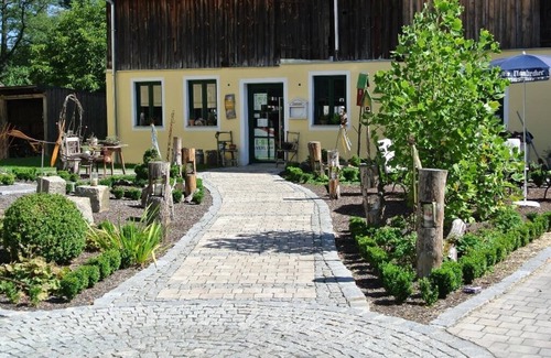 Schwarzach b. Nabburg Apartment | "Kräutergarten" vacation apartment on the first floor with balcony