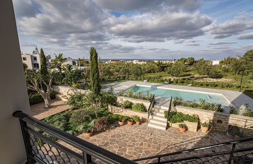 Sfakaki Villa | Krissa Villa, 4 BD, Private Swimming Pool, BBQ