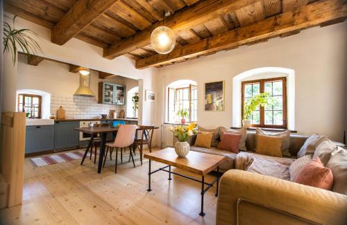 Cesky Krumlov House | Kristian - House and Garden by KH