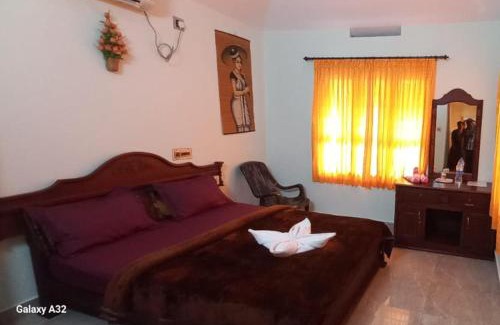 Kaimane Cabin | Kuruva Castle Cottages - Experience Nature & Wildlife