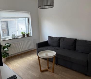 Kungshamn Apartment | Lägenhet mitt i Kungshamn