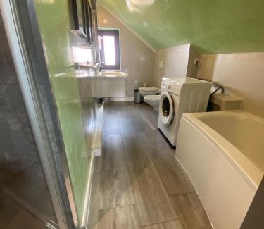 Altstadt Apartment | Lürssenwerft Für Firmen die 4 Einzelzimmer suchen