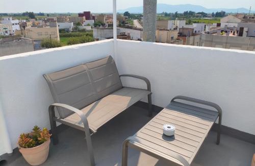 Sant Jaume d'Enveja Apartment | L'àtic dels flamencs