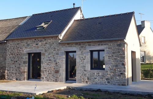 Plevenon House | L'écurie gite à la ferme 2 steps from the sea