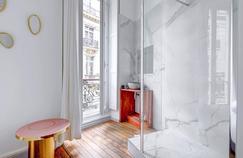 Faubourg-du-Roule Apartment | L'Élégance Parisienne au Cœur des Champs-Élysées