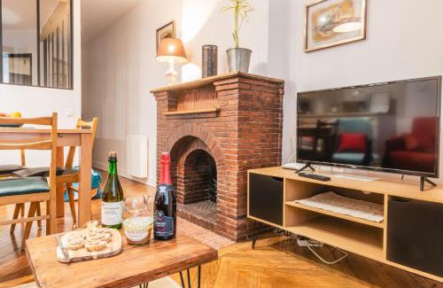Dieppe Apartment | L'établissement TOIMOINOU, Hyper-centre, vue marché, proche mer 150m, lits faits à votre arrivée, serviettes de toilette, ménage, inclu, Netflix, accueil en personne