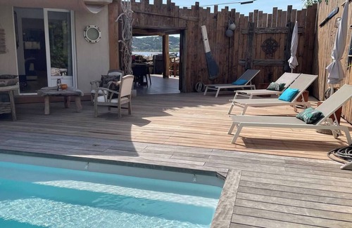 Gurgazu Villa | L'Abri des flots, L'Abri des flots