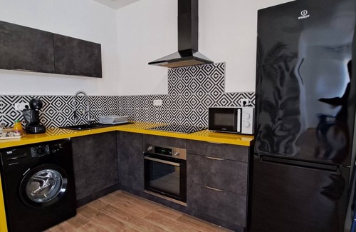 Lezignan-Corbieres Apartment | 💛 L'Amarillo 💛 Clim Wifi 4 people