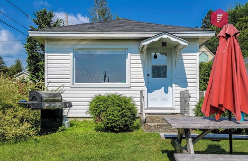 Magog Cottage | ⭐ L'Ancre-Dorée de Chalet Memphré ⚓ Southière Beach in Magog ⭐