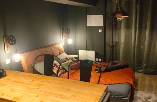 Illoud House | L'Ange de Fer