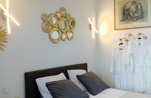 Fontes Apartment | L'atelier des rêves, independent studio with private outdoor spa!