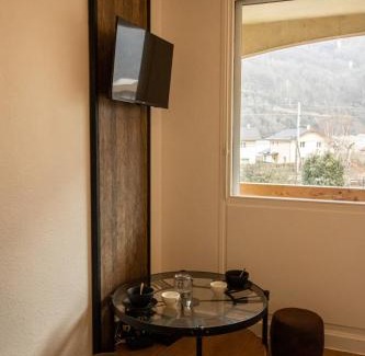 Albertville Apartment | L'Atelier Shelby - Parking & balcon