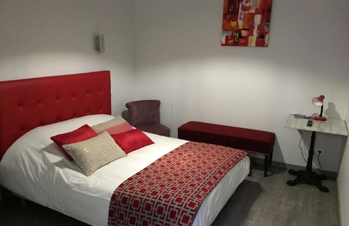Sorde-lAbbaye Bed & Breakfast | L'auberge de l'abbaye