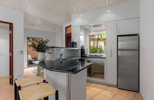 Noosa Heads Apartment | L'Auberge Noosa No3 - Romatic Luxury Getaway