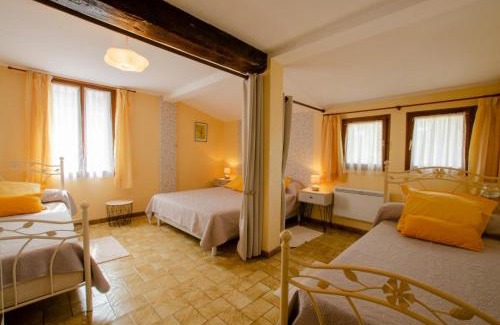 Saint-Parres-aux-Tertres House | L'epicea