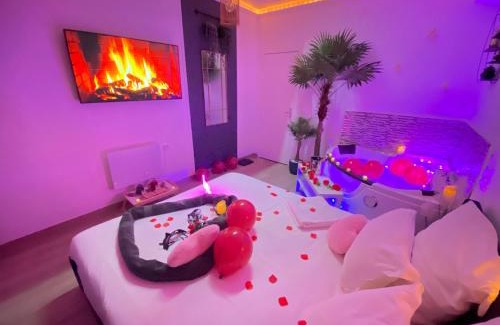 Les Stades Apartment | L'Escale Balnéo'Romantique - Loveroom - Jacuzzi & Petit déjeuner