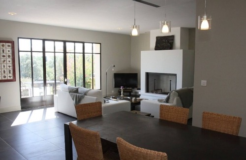 Cabrieres-d'Avignon Villa | L'esquirou - A chic and peaceful villa