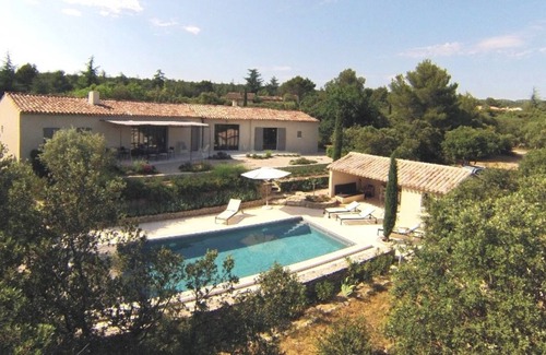 Cabrieres-d'Avignon Villa | L'esquirou - A chic and peaceful villa