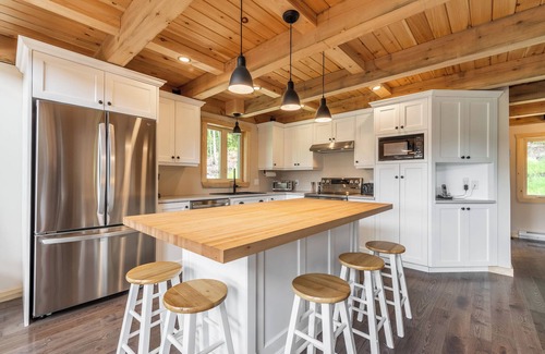 Saint-Leonard-de-Portneuf Ski Chalet | L'expérience Arborum Le Sime, Chalet en Bois Massif à L'emplacement Unique!