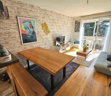 Pau Nord Apartment | L'hippique - Parking - vue Pyrénées - Balcon