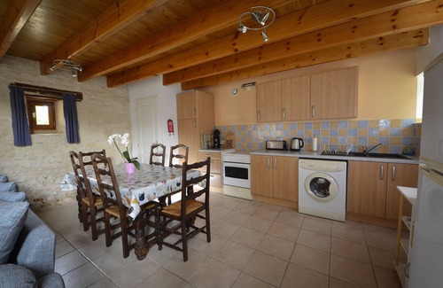 Sauze-Vaussais Cottage | L'Hirondelle: a pretty gite with pool and lovely gardens