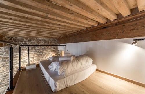 Old Lyon Apartment | L'historique AIL