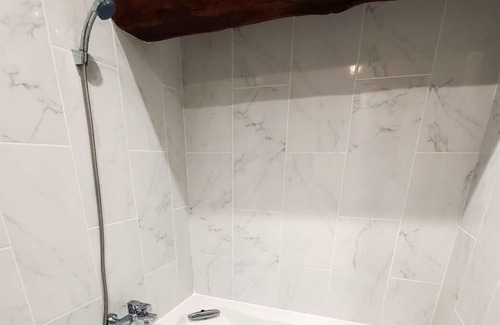 Macon Apartment | L'IDYLLE - Studio Cocooning avec Jacuzzi
