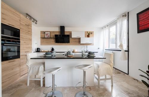 Les Louvrais House | L'Impressionniste