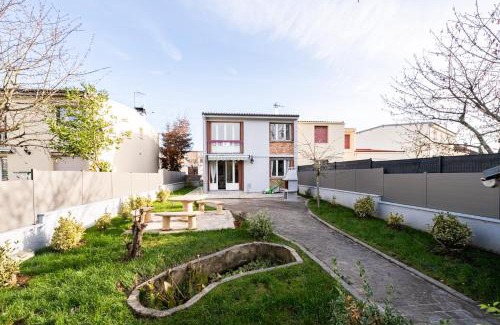 Les Louvrais House | L'Impressionniste
