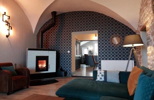 Montaigu Apartment | L'INATTENDU Vue imprenable,clim,parking avec borne de recharge, ménage inclus