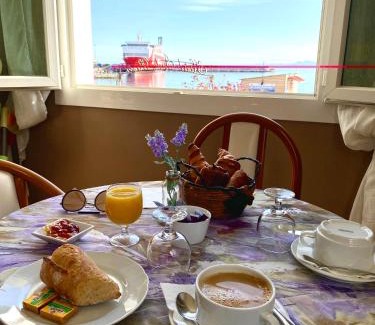 L'Ile-Rousse Hotel | L'Isula Rossa