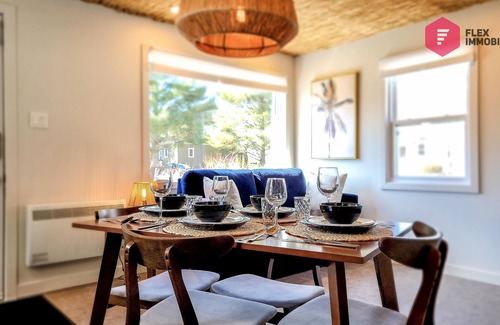 Magog Ski Chalet | ⭐ L'Oasis de Chalet Memphré 🌴 Southière Beach in Magog, Eastern Townships ⭐